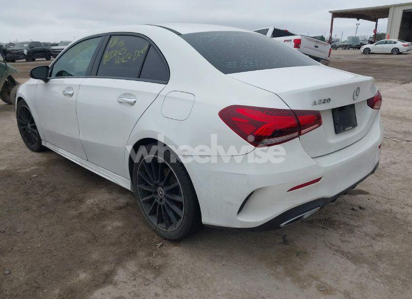 Photo 3 of 2019 Mercedes-benz A 220 (VIN WDD3G4EB5KW012029)