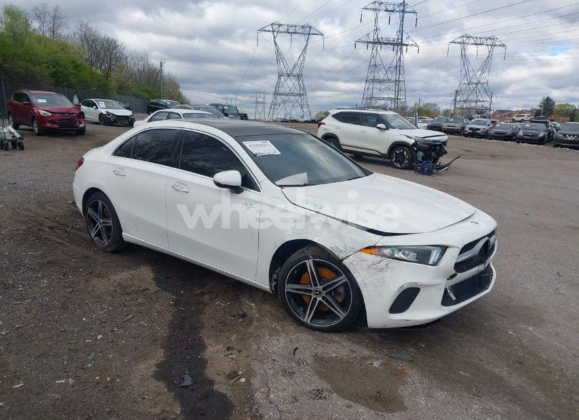 2019 Mercedes-benz A 220 4MATIC (VIN WDD3G4FB1KW030381) main photo