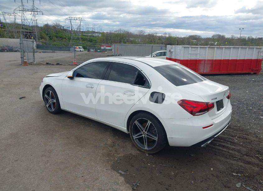Photo 3 of 2019 Mercedes-benz A 220 4MATIC (VIN WDD3G4FB1KW030381)