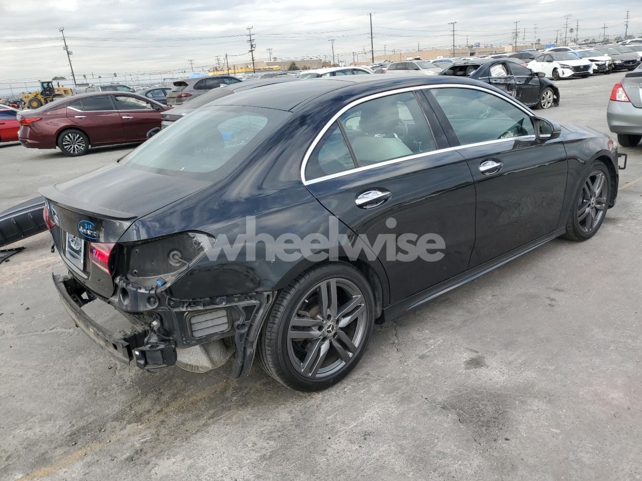 Photo 3 of 2019 MERCEDES-BENZ A 220 4MATIC N/A (VIN WDD3G4FB3KW012951)