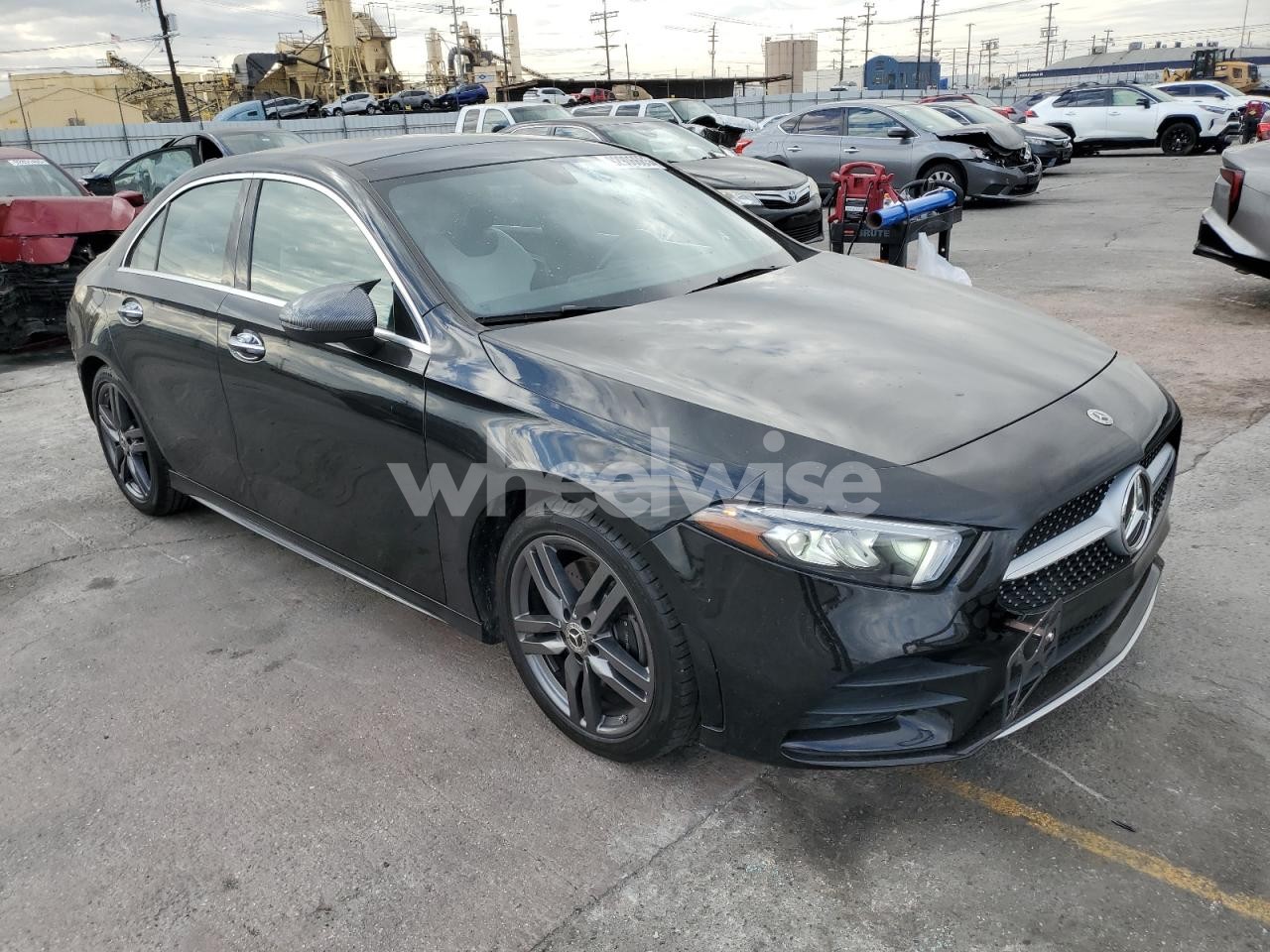 Photo 4 of 2019 MERCEDES-BENZ A 220 4MATIC N/A (VIN WDD3G4FB3KW012951)