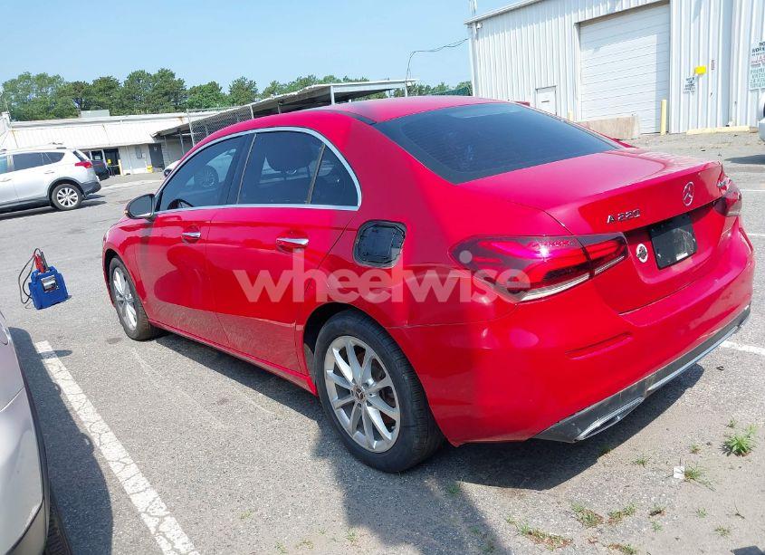 Photo 3 of 2020 Mercedes-benz A 220 4MATIC (VIN WDD3G4FBXLW040621)