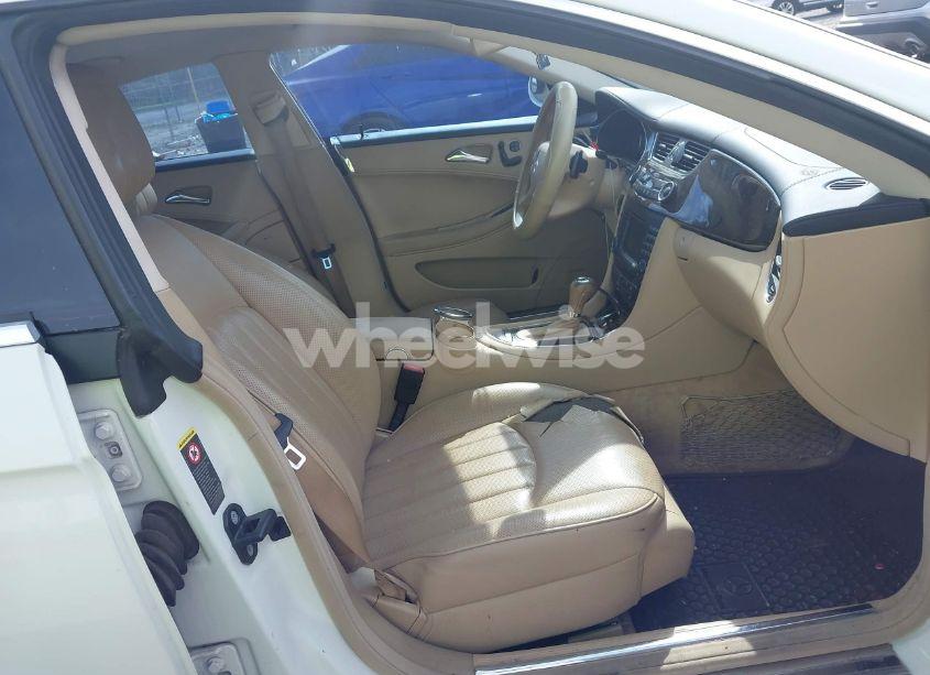 Photo 5 of 2008 Mercedes-benz Cls 550 (VIN WDDDJ72X08A119213)