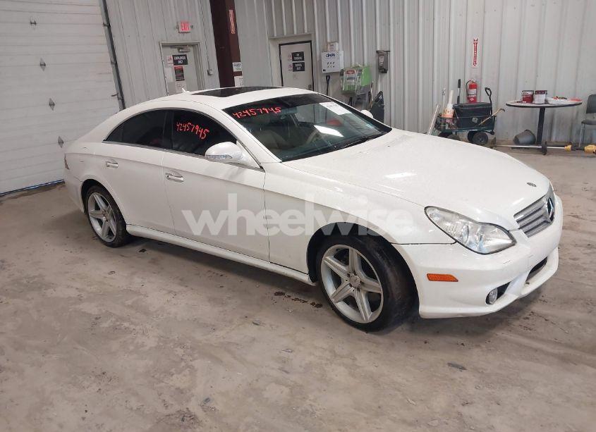 2008 Mercedes-benz Cls 550 (VIN WDDDJ72XX8A130056) main photo