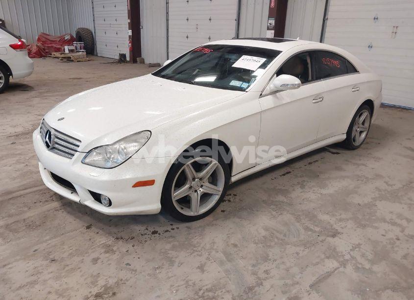 Photo 2 of 2008 Mercedes-benz Cls 550 (VIN WDDDJ72XX8A130056)
