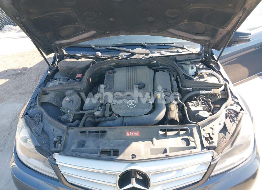 Photo 10 of 2013 Mercedes-benz C 250 LUXURY/SPORT (VIN WDDGF4HB0DR247150)