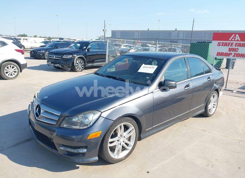Photo 2 of 2013 Mercedes-benz C 250 LUXURY/SPORT (VIN WDDGF4HB0DR247150)
