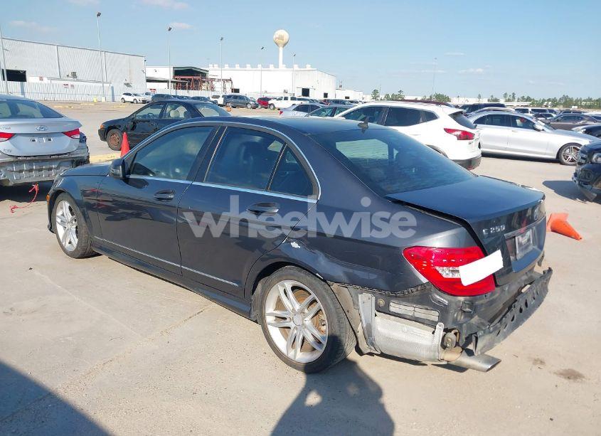 Photo 3 of 2013 Mercedes-benz C 250 LUXURY/SPORT (VIN WDDGF4HB0DR247150)
