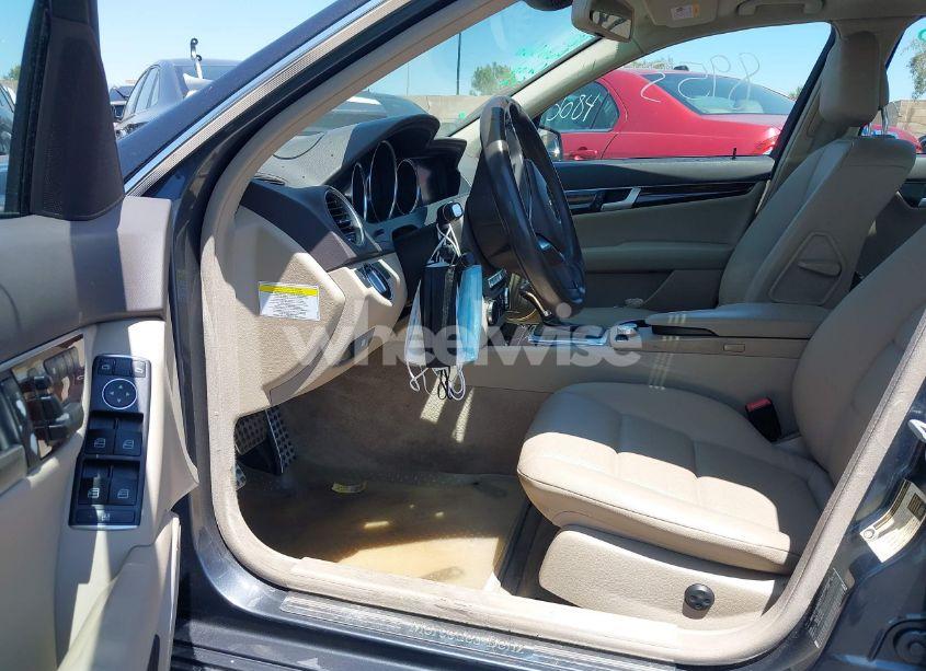 Photo 5 of 2013 Mercedes-benz C 250 LUXURY/SPORT (VIN WDDGF4HB0DR248993)