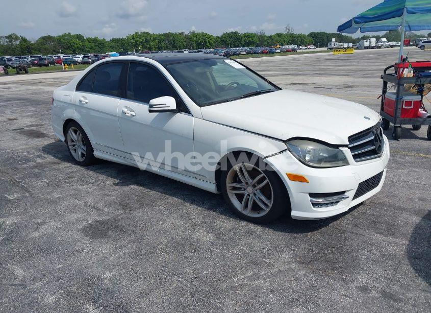 2014 Mercedes-benz C 250 LUXURY/SPORT (VIN WDDGF4HB0EA963191) main photo