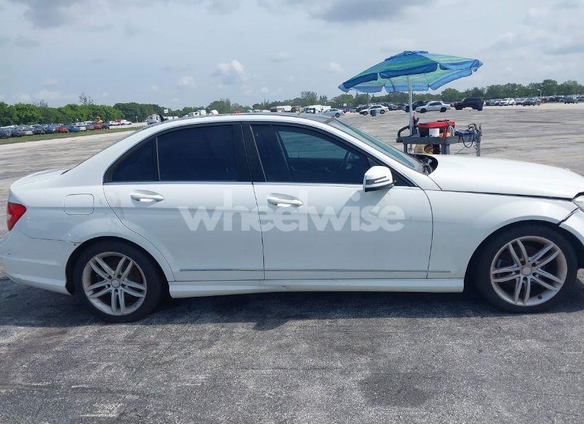Photo 13 of 2014 Mercedes-benz C 250 LUXURY/SPORT (VIN WDDGF4HB0EA963191)