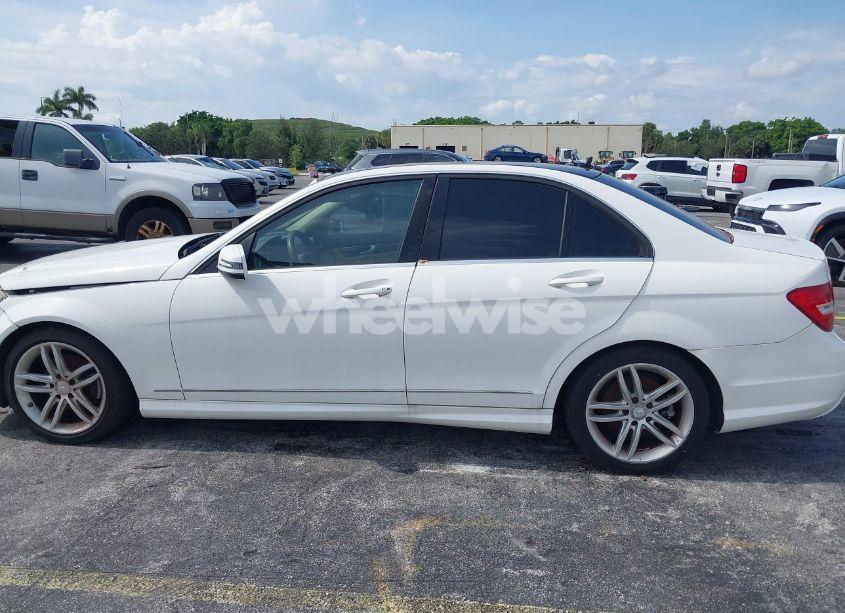 Photo 14 of 2014 Mercedes-benz C 250 LUXURY/SPORT (VIN WDDGF4HB0EA963191)