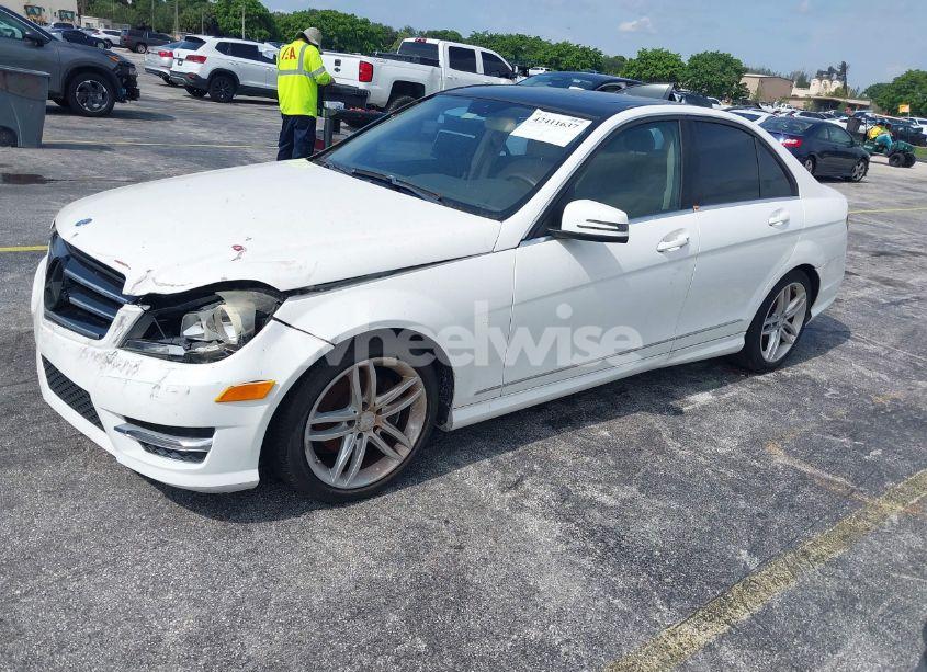 Photo 2 of 2014 Mercedes-benz C 250 LUXURY/SPORT (VIN WDDGF4HB0EA963191)