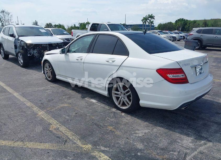 Photo 3 of 2014 Mercedes-benz C 250 LUXURY/SPORT (VIN WDDGF4HB0EA963191)