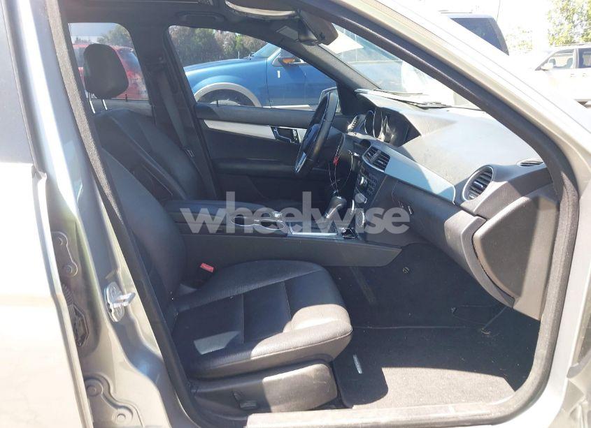 Photo 5 of 2013 Mercedes-benz C 250 LUXURY/SPORT (VIN WDDGF4HB1DA790117)