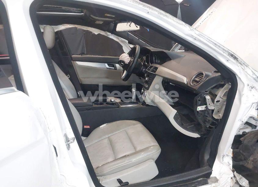 Photo 5 of 2013 Mercedes-benz C 250 LUXURY/SPORT (VIN WDDGF4HB1DR279038)