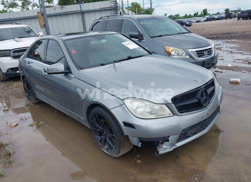 2013 Mercedes-benz C 250 LUXURY/SPORT (VIN WDDGF4HB2DA805725) main photo