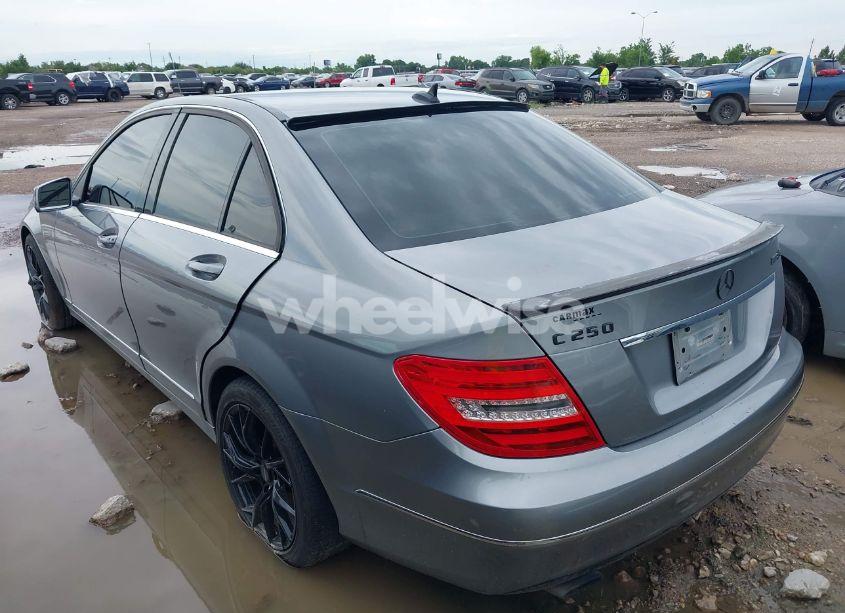 Photo 3 of 2013 Mercedes-benz C 250 LUXURY/SPORT (VIN WDDGF4HB2DA805725)