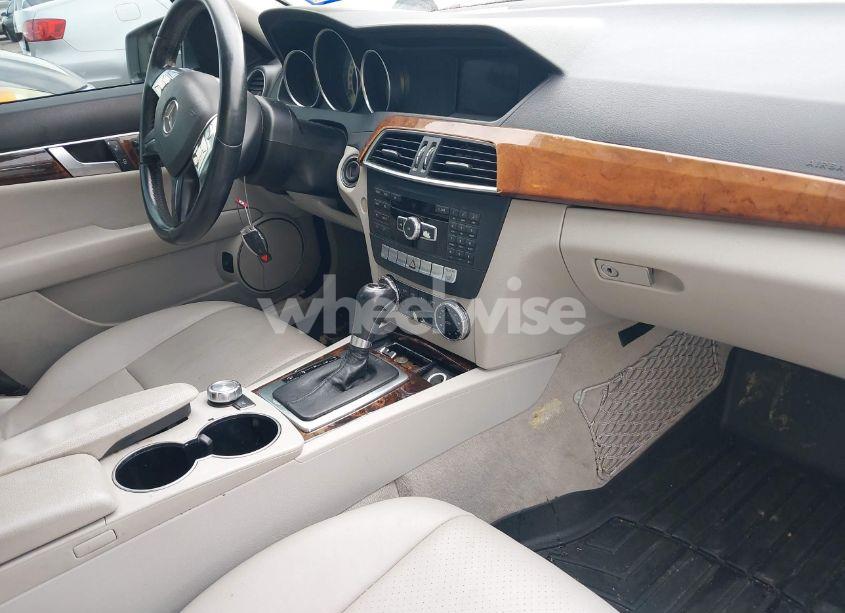 Photo 5 of 2013 Mercedes-benz C 250 LUXURY/SPORT (VIN WDDGF4HB2DA805725)