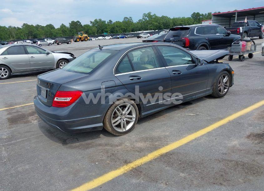 Photo 4 of 2013 Mercedes-benz C 250 LUXURY/SPORT (VIN WDDGF4HB2DR260899)