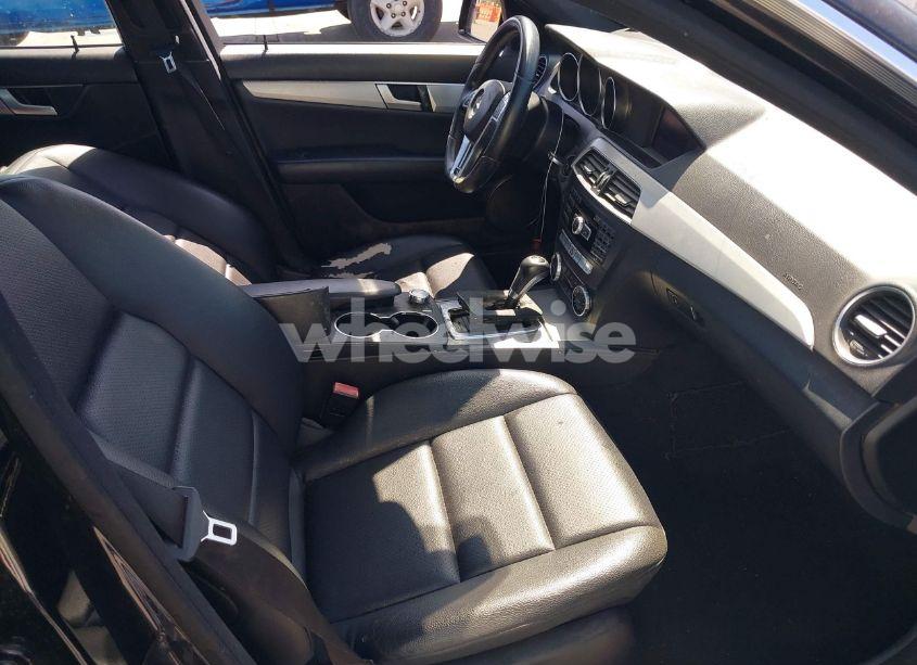 Photo 5 of 2013 Mercedes-benz C 250 LUXURY/SPORT (VIN WDDGF4HB2DR301435)