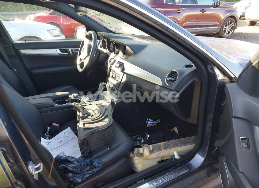 Photo 5 of 2014 Mercedes-benz C 250 LUXURY/SPORT (VIN WDDGF4HB2EG241072)