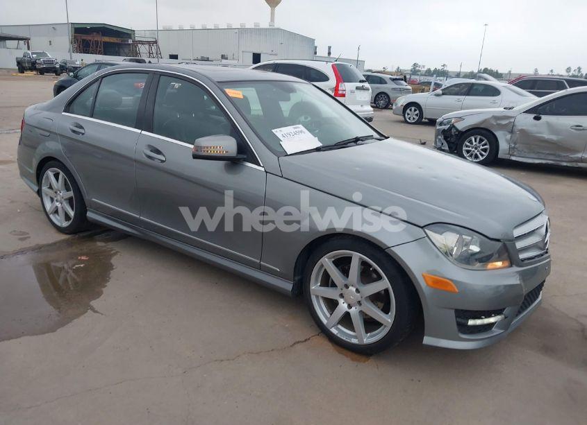 2013 Mercedes-benz C 250 LUXURY/SPORT (VIN WDDGF4HB4DA780472) main photo