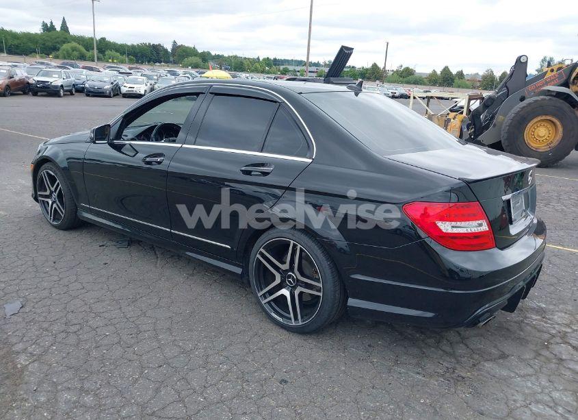 Photo 3 of 2013 Mercedes-benz C 250 LUXURY/SPORT (VIN WDDGF4HB4DA827595)
