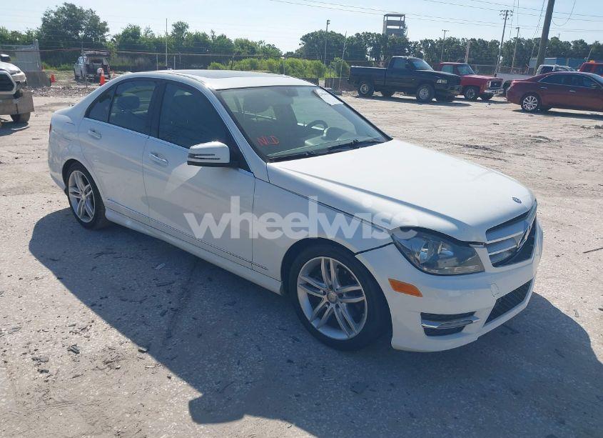 2013 Mercedes-benz C 250 LUXURY/SPORT (VIN WDDGF4HB4DR268857) main photo