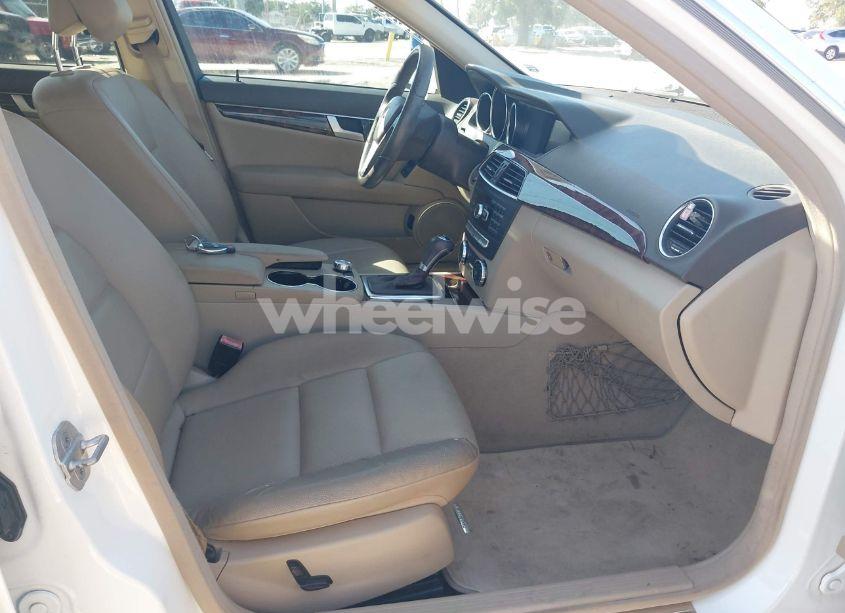 Photo 5 of 2013 Mercedes-benz C 250 LUXURY/SPORT (VIN WDDGF4HB4DR268857)