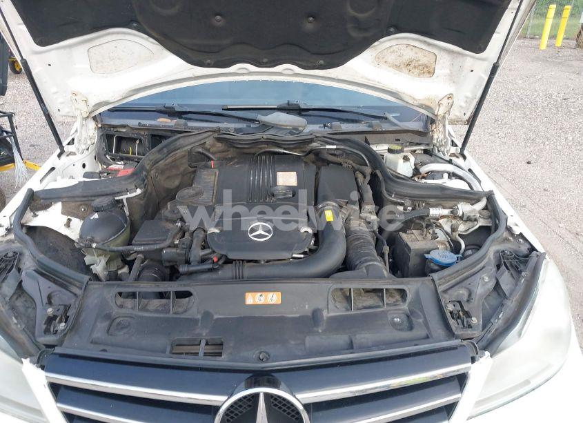 Photo 10 of 2014 Mercedes-benz C 250 LUXURY/SPORT (VIN WDDGF4HB4ER309909)