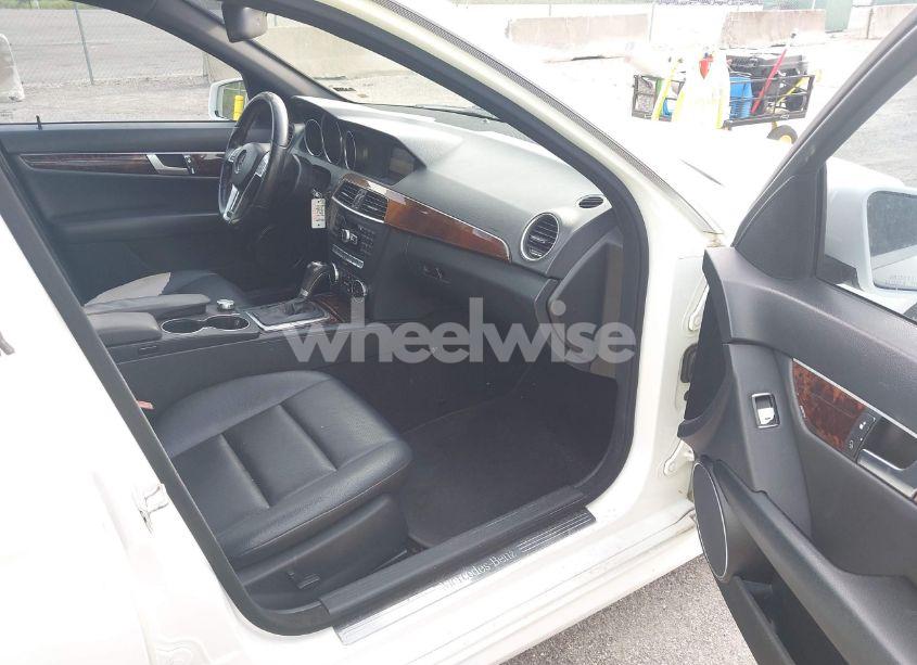 Photo 5 of 2014 Mercedes-benz C 250 LUXURY/SPORT (VIN WDDGF4HB4ER309909)