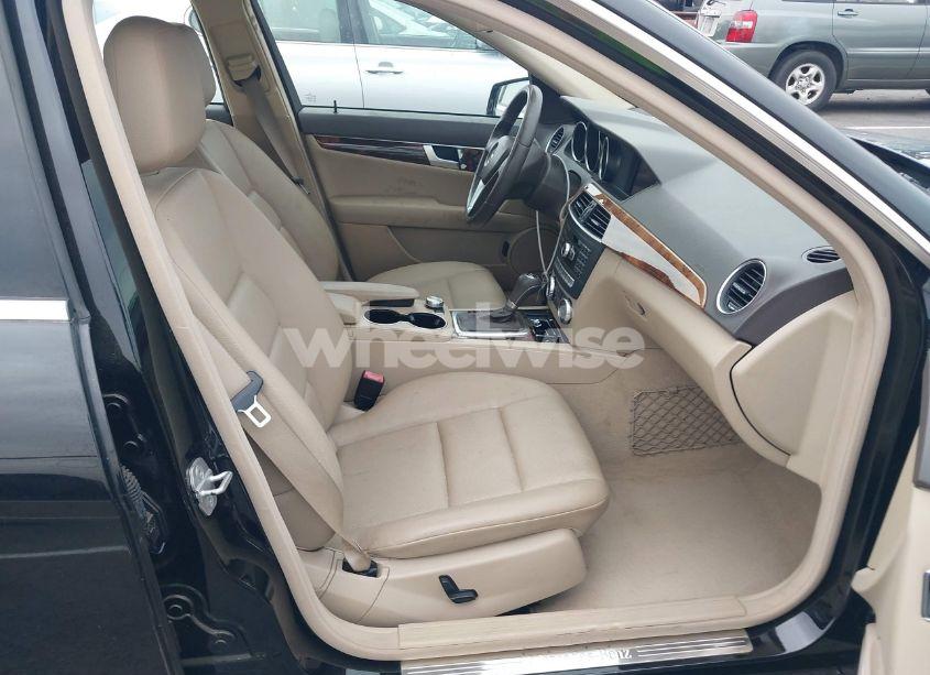 Photo 5 of 2012 Mercedes-benz C 250 LUXURY/SPORT (VIN WDDGF4HB5CR215812)