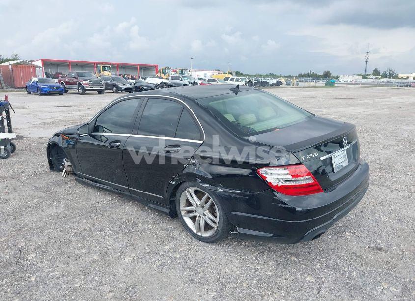 Photo 3 of 2013 Mercedes-benz C 250 LUXURY/SPORT (VIN WDDGF4HB5DR271802)