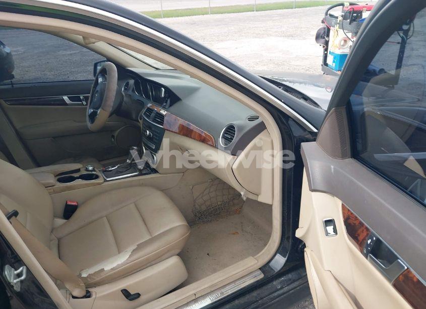 Photo 5 of 2013 Mercedes-benz C 250 LUXURY/SPORT (VIN WDDGF4HB5DR271802)