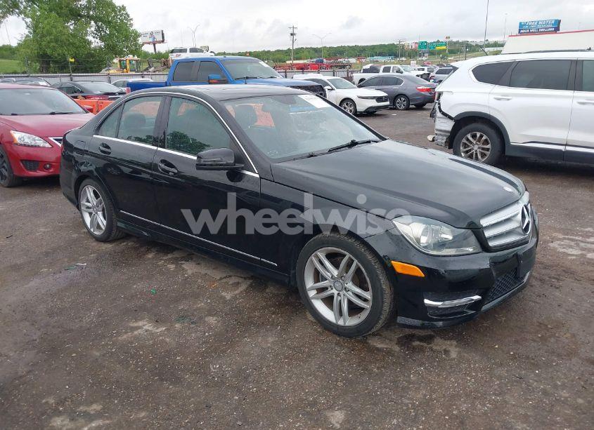 2013 Mercedes-benz C 250 LUXURY/SPORT (VIN WDDGF4HB6DA768677) main photo