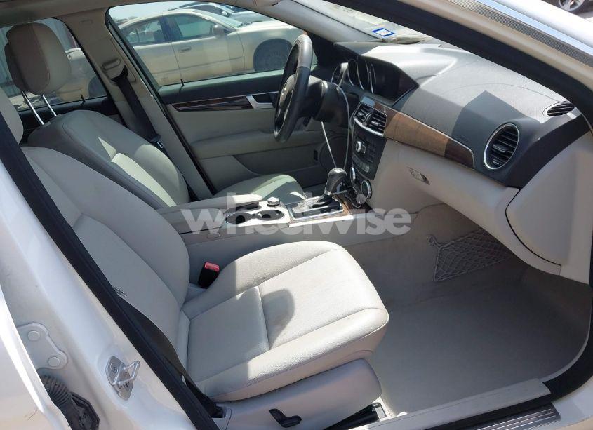 Photo 5 of 2014 Mercedes-benz C 250 LUXURY/SPORT (VIN WDDGF4HB6ER295673)