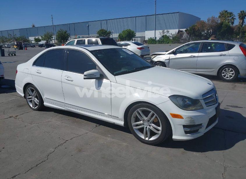 2013 Mercedes-benz C 250 LUXURY/SPORT (VIN WDDGF4HB7DF975422) main photo