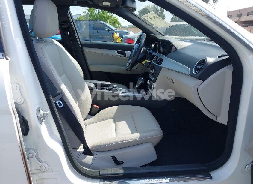 Photo 5 of 2013 Mercedes-benz C 250 LUXURY/SPORT (VIN WDDGF4HB7DR291503)