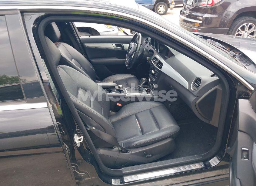 Photo 5 of 2014 Mercedes-benz C 250 LUXURY/SPORT (VIN WDDGF4HB7EA940667)