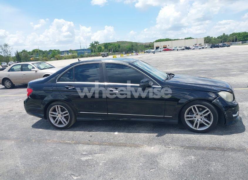 Photo 13 of 2014 Mercedes-benz C 250 (VIN WDDGF4HB7ER314537)