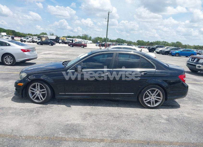 Photo 14 of 2014 Mercedes-benz C 250 (VIN WDDGF4HB7ER314537)