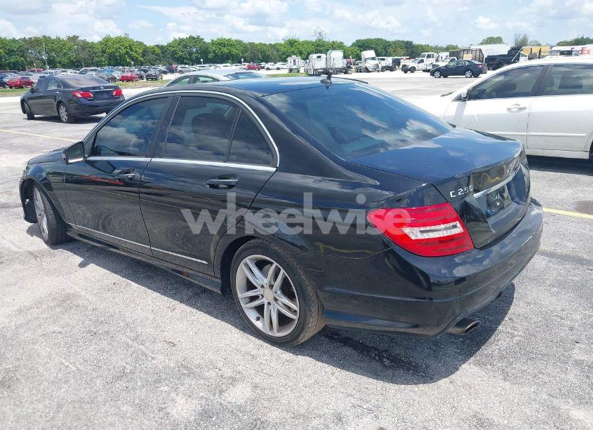 Photo 3 of 2014 Mercedes-benz C 250 (VIN WDDGF4HB7ER314537)