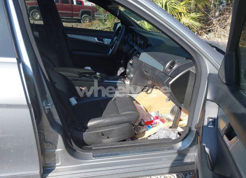 Photo 5 of 2013 Mercedes-benz C 250 LUXURY/SPORT (VIN WDDGF4HB8DA797517)