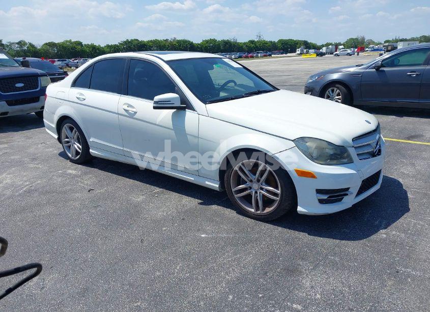 2013 Mercedes-benz C 250 LUXURY/SPORT (VIN WDDGF4HB8DR267050) main photo