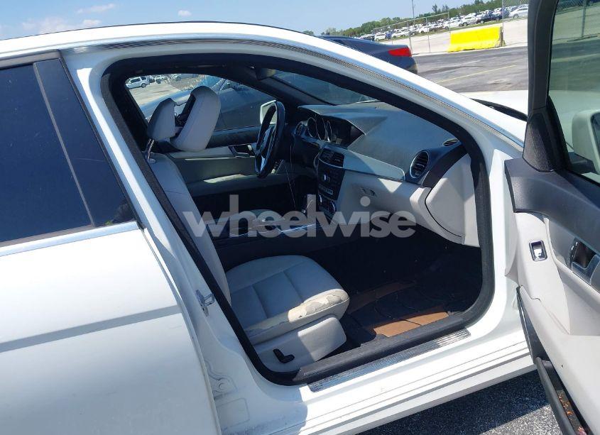 Photo 5 of 2013 Mercedes-benz C 250 LUXURY/SPORT (VIN WDDGF4HB8DR267050)