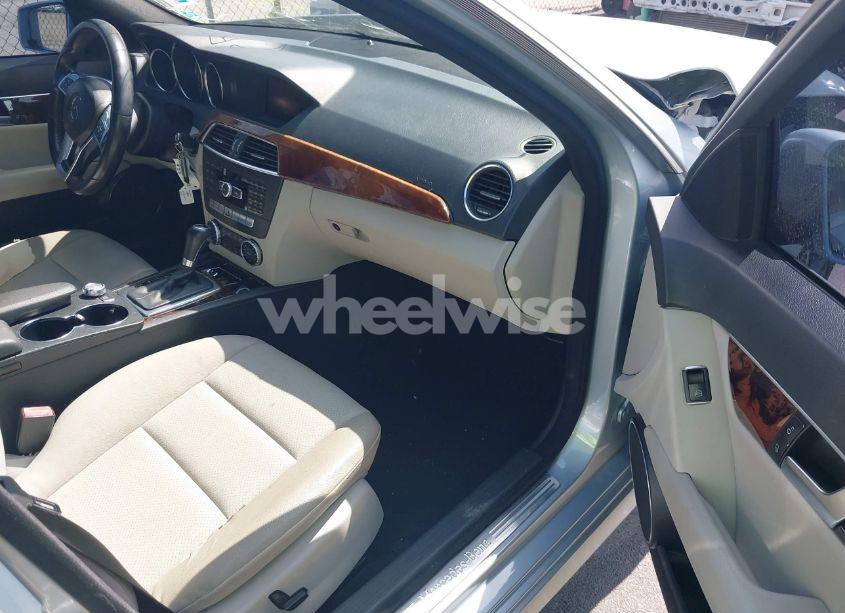 Photo 5 of 2013 Mercedes-benz C 250 LUXURY/SPORT (VIN WDDGF4HB8DR272457)