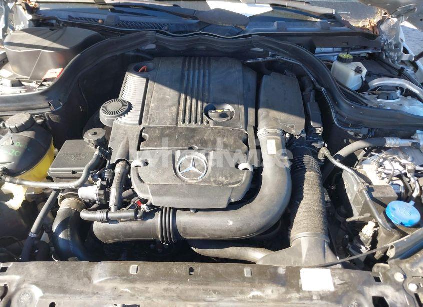 Photo 10 of 2014 Mercedes-benz C 250 (VIN WDDGF4HB8EA947921)