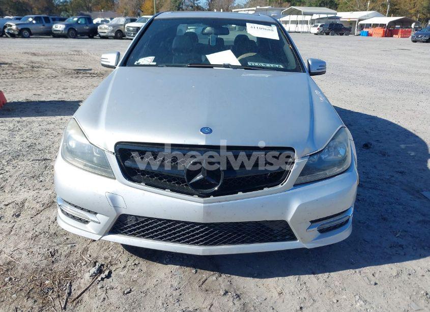 Photo 12 of 2014 Mercedes-benz C 250 (VIN WDDGF4HB8EA947921)