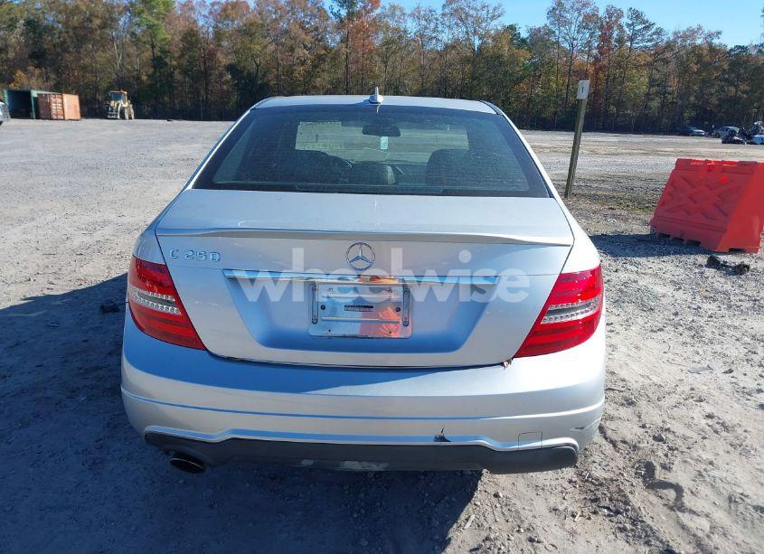 Photo 16 of 2014 Mercedes-benz C 250 (VIN WDDGF4HB8EA947921)
